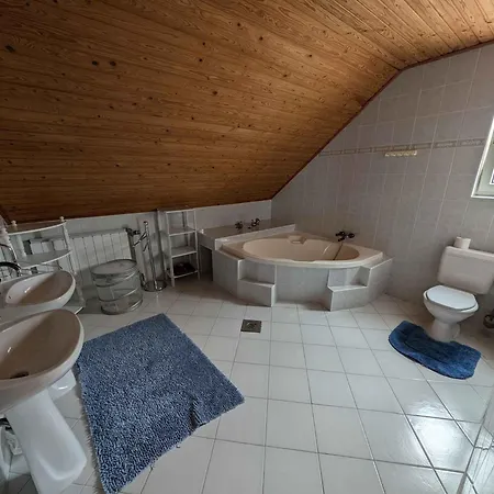 In - Nordtransdanubien 51288 Apartman *